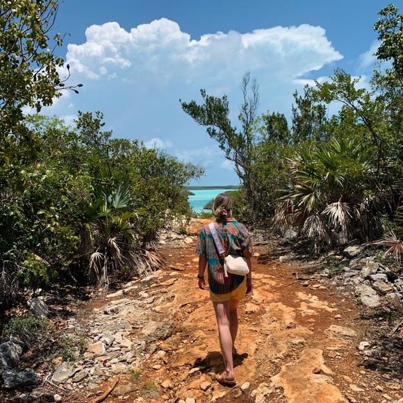 Meet your Posher, Megan - Picture 2 of 5